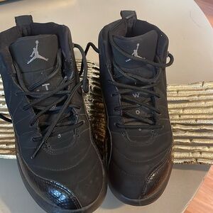 JORDAN size 2Y
Boys – Black/Black